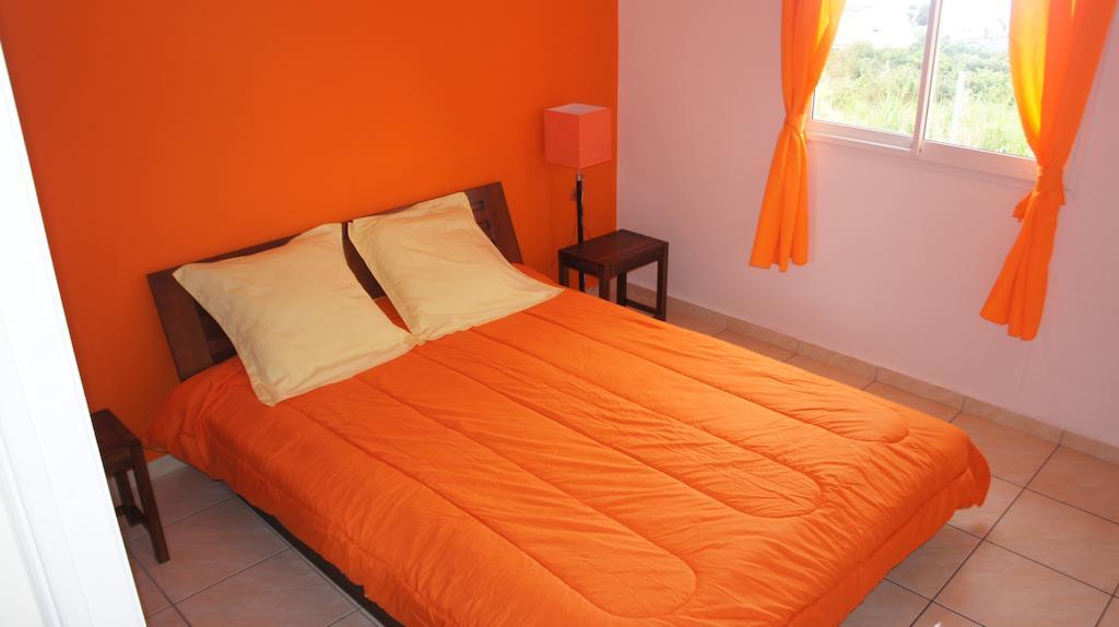 Les Bungalows du Mont-Auban Sainte-Clotilde Chambre photo
